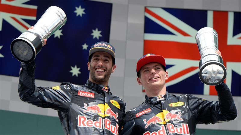 Verstappens Verschleiß: Hadjar trotzt dem Trend bei Red Bull Daniel Ricciardo (l) war Max Verstappens erster Red-Bull-Teamkollege. (Archivbild)
