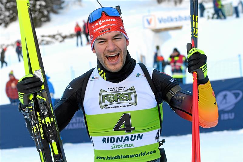 Biathlet Riethmüller feiert ersten Sieg im IBU-Cup Danilo Riethmüller, hier bei seinem Sieg im IBU-Cup in Ridnaun, feiert mit Platz sieben im Weltcup einen Einstand nach Maß. Foto: Deubert