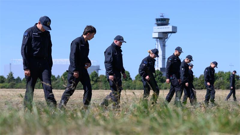 BND-Chef sieht Deutschland im „Schattenkrieg“ mit Russland Daran, dass Russland hinter der Sprengstoff-Drohne auf dem Flughafen Leipzig/Halle steckt, gibt es lauf Bundesregierung keinen Zweifel. (Archivfoto)