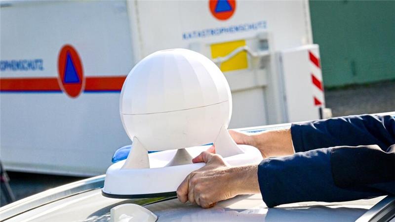 Neue Fahrzeuge und Technik für den Bremer Katastrophenschutz Darunter sind Sirenen und mobile Stromgeneratoren, ein Tankfahrzeug, Lichtquellen, Sanitäranlagen sowie Koch- und Bratmodule.
