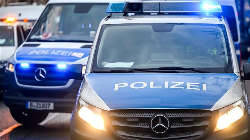 Das 33-jährige Opfer des Messerangriffs an einer Bushaltestelle in Neukölln schwebt nicht mehr in Lebensgefahr. (Symbolbild)