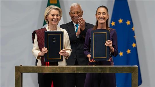 Das Abkommen soll auch den Handel zwischen der EU und Lateinamerikas zweitgrößter Volkswirtschaft erleichtern. 
