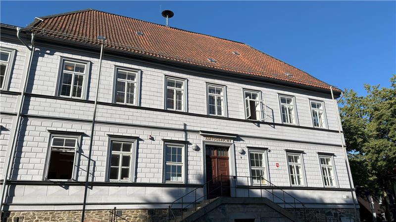 Braunlage: Angeklagter filmt, wie er seine Freundin misshandelt Das Amtgericht in Clausthal-Zellerfeld gibt das Verfahren gegen einen 37-jährigen Mann aus Braunlage an das Landgericht weiter.