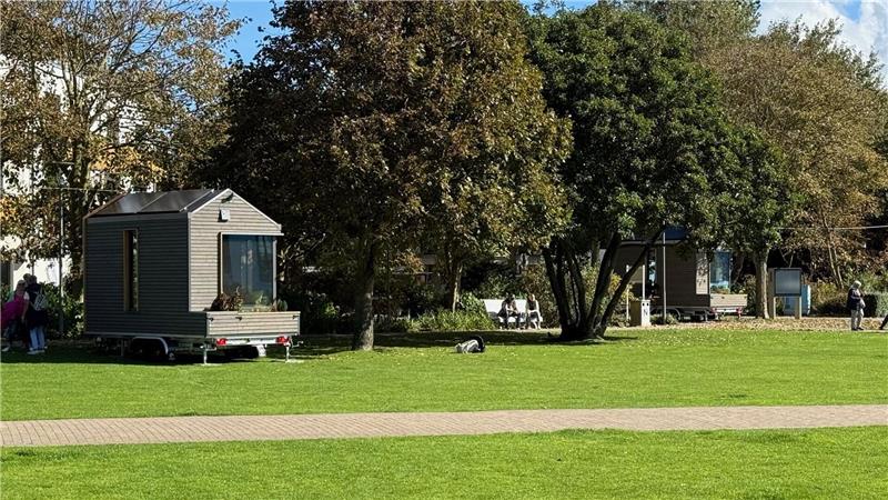 Auf Norderney stehen nun Mini-Häuser – aber nicht zum Wohnen Das Angebot richtet sich an Urlauber und Insulaner, die Arbeitsraum suchen.