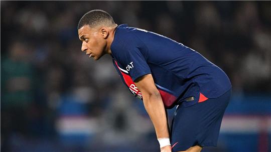 Das Arbeitsgericht hat Kylian Mbappé im Gehaltsstreit mit PSG recht gegeben (Archivbild).