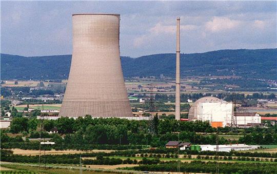 Das Archivbild von 1993 zeigt das Atomkraftwerk in Mülheim-Kärlich bei Koblenz. Die Anlage lief nach dem Probebetrieb wegen fehlender Baugenehmigung nur 100 Tage regulär.