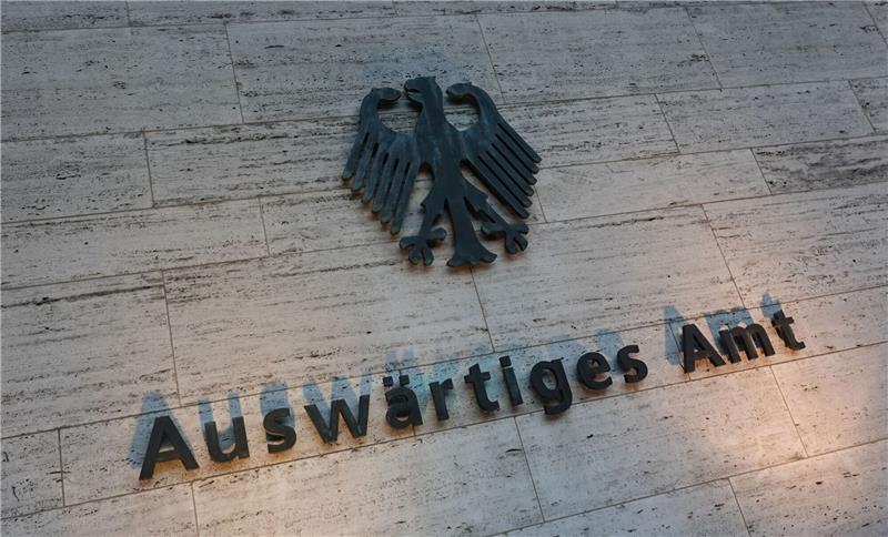 Auswärtiges Amt warnt vor Reisen nach Israel Das Auswärtige Amt warnt vor Reisen nach Israel, in die gesamten palästinensischen Gebiete und in den Libanon.