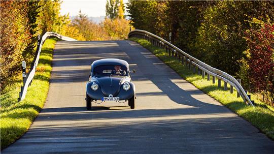 Das Auto erreicht theoretisch bis zu 100 Stundenkilometer.