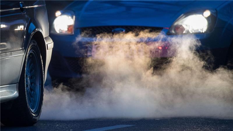 Das Autofahren in Deutschland und Europa soll klimafreundlicher werden. (Symbolbild)