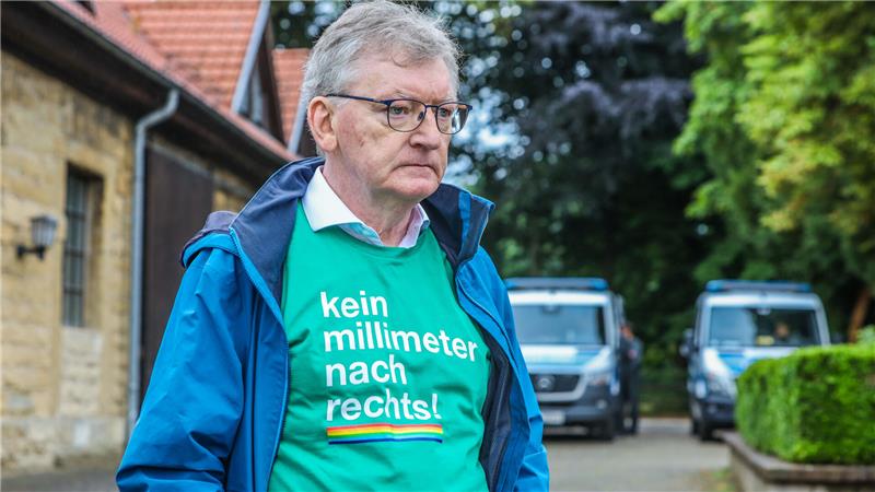 Demo am Bündheimer Schloss gegen Bundestagsabgeordnete Baum Das Bad Harzburger Bündnis gegen Rechts um Stefan Scheele hat zur Demonstration aufgerufen.