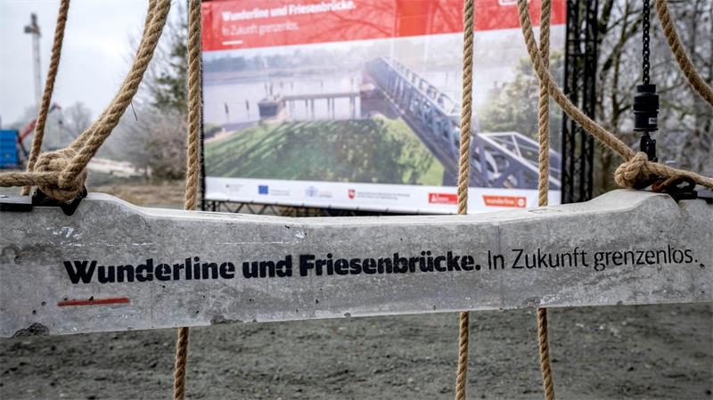 Das Bahnprojekt „Wunderline“ soll Bahnreisen zwischen Groningen und Bremen schneller und komfortabeler machen. (Archivbild)