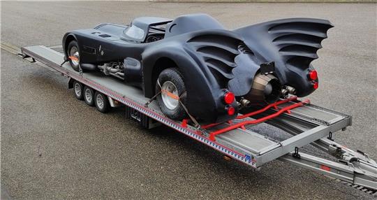 Das «Batmobil» bei der zollrechtlichen Abfertigung in Untermünkheim.