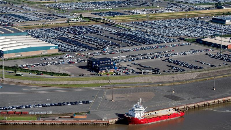 Was ein neuer Anleger für Emden und die Ems bedeutet Das Bauprojekt soll Emdens Bedeutung im globalen Logistiknetz sichern. (Archivbild)