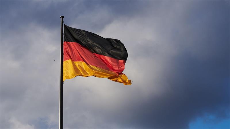 Das Berliner KI-Startup Langdock verlegt seinen Hauptsitz aus den USA zurück nach Deutschland. 