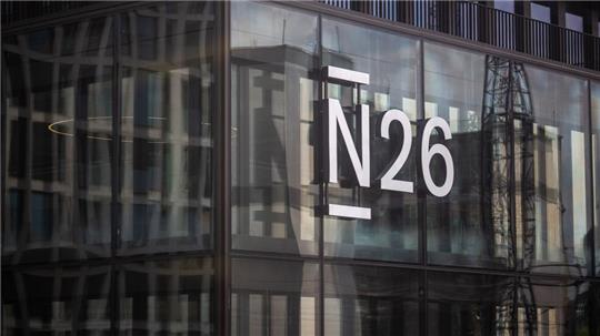 Das Berliner Start-up N26 wird von kommender Woche an die Gebühren beim Aktien- und ETF-Handel abschaffen. 