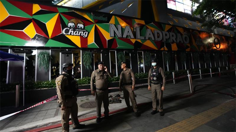 Mindestens 27 Tote bei Brandkatastrophe in Bangkok Das Bierlokal liegt in der Nähe des bekannten Chatuchak-Marktes.