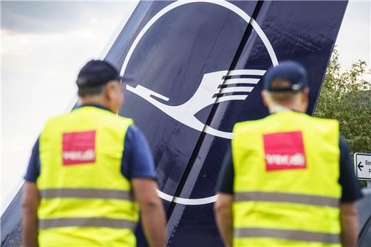 Das Bodenpersonal mehrerer Lufthansa-Gesellschaften tritt am Mittwoch in den Warnstreik.