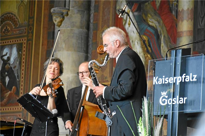 Seniorenwoche 2024: Spannende Einblicke in die lokale Wirtschaft Das Bremer Kaffeehausorchester gestaltete bereits 2022 den Auftakt der Lokalen Seniorenwoche in der Pfalz. Archivfoto: Kempfer