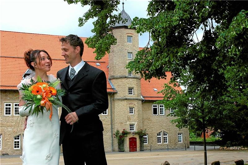 Das Bündheimer Schloss ist heute multifunktional, quasi das Schweizer Taschenmesser unter den öffentlichen Gebäuden. Seit der Restaurierung im Jahr 1986 finden dort Veranstaltungen und Vergnügungen aller Art statt und seit einigen Jahren kann man in dem altehrwürdigen Gebäude sogar heiraten – anschließende Hochzeitsfeier im großen Rittersaal inklusive. Fotos: Schlegel