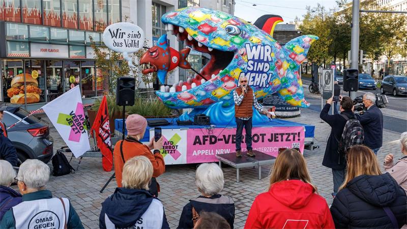 Das Bündnis will Wüst daran erinnern, dass der Bundesrat ein Verbotsverfahren beantragen müsse.