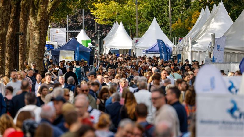 Hunderttausende feiern Einheitsfest Das Bürgerfest geht noch bis Sonntag.