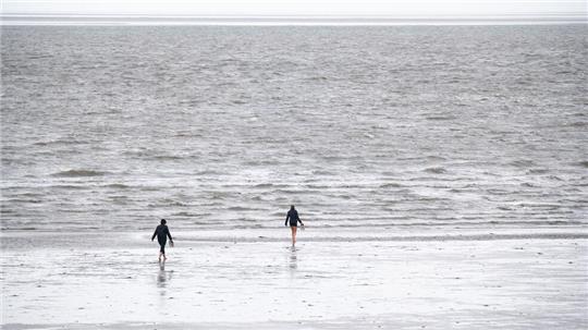 Das Bundesamt für Seeschifffahrt und Hydrographie hat für Nord- und Ostsee überdurchschnittlich hohe Temperaturen des Oberflächenwassers ermittelt.