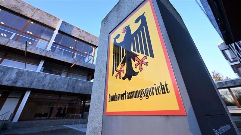 DFB zu Polizeikosten: „Wettbewerbsnachteil für Deutschland“ Das Bundesverfassungsgericht gab Bremen im Streit um die Beteiligung an den Polizeikosten für Hochrisikospiele recht.