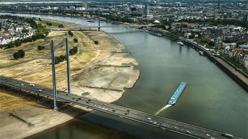 Das Bundesverkehrsministerium soll laut einer Vorlage der Landesverkehrsminister ein Flottenförderprogramm für niedrigwassergeeignete Schiffe vorlegen.