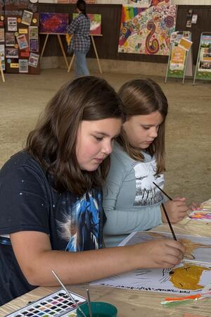 Das Burgy lädt im Gestüt die Kinder ein, kreativ zu werden.