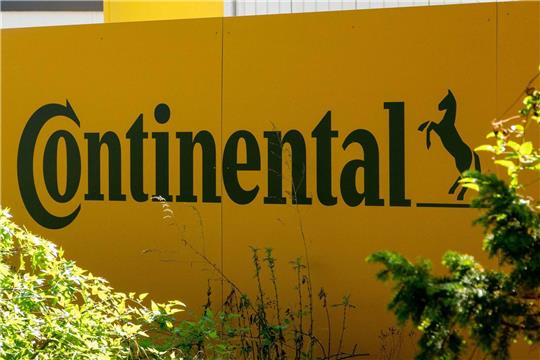 Das Continental Logo hängt an einer Wand nahe der neuen Zentrale in Hannover.