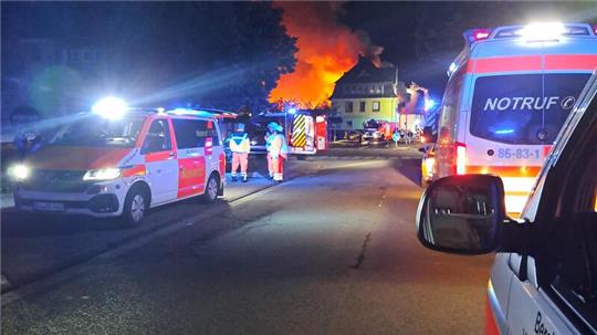 Das Deutsche Rote Kreuz aus Vienenburg ist am 8. August bei einem Großbrand im Einsatz.