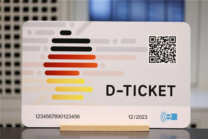 Mit dem Jobticket: Deutschland-Abo sogar für 34,30 Euro Das Deutschlandticket für den bundesweiten Nah- und Regionalverkehr zum Preis von 49 Euro im Monat soll vom 1. Mai an gelten.