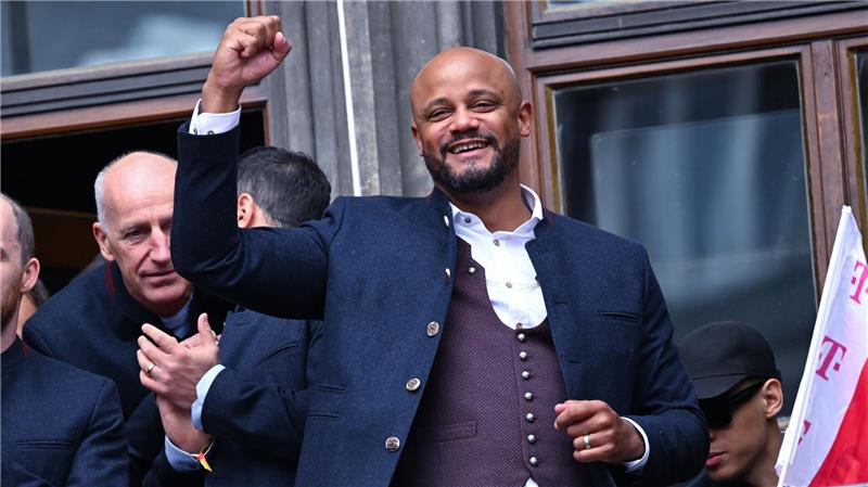 Pokal-Jagd ohne Neuer: Bayern „müssen“ - VfB ohne Druck Das Double im Blick: Bayern-Coach Vincent Kompany. (Archivbild)