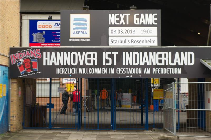 Bösartiger Hirntumor: Hannover Indians sammeln für Torwart Dalgic Das Eisstadion am Pferdeturm in Hannover ist das zuhause der Hannover Indians. Foto: dpa