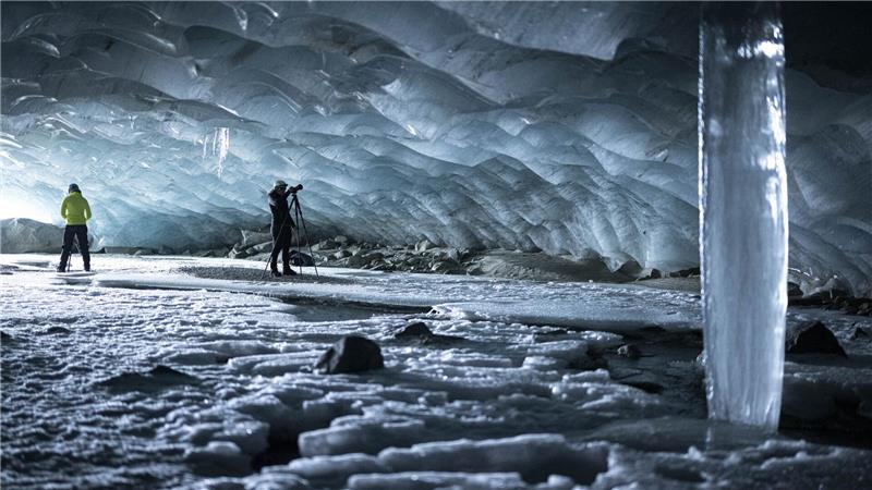 Das Eisvolumen der Schweizer Gletscher hat sich seit 1950 halbiert. (Archivbild) 