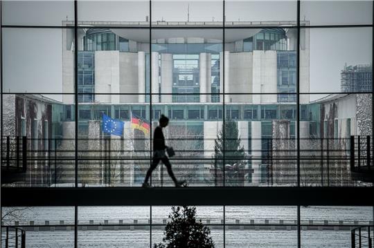 Das Ende des Jahres rückt näher und im Bundestag wird immer noch um den Haushalt gerungen.