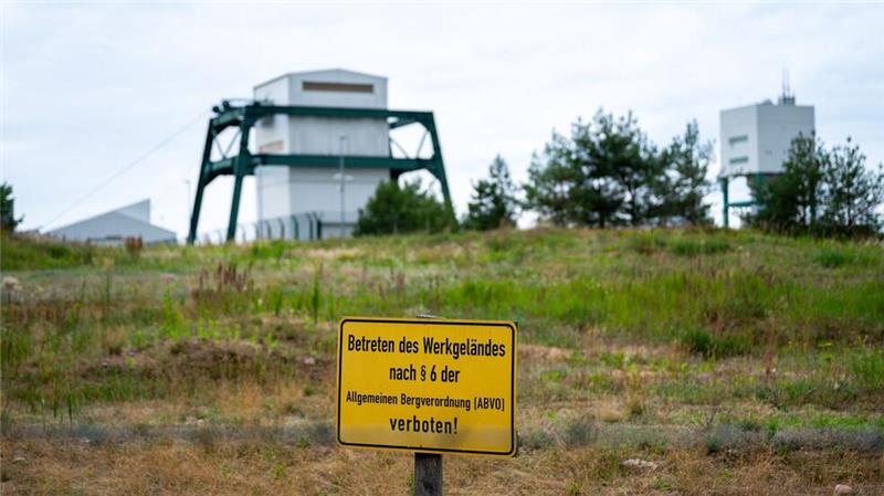 Lemke besucht Gorleben - noch einmal ins Bergwerk Das Erkundungsbergwerk in Gorleben wurde jahrzehntelang für die Endlagerung von hoch radioaktivem Atommüll erforscht, nun ist Schluss unter Tage.