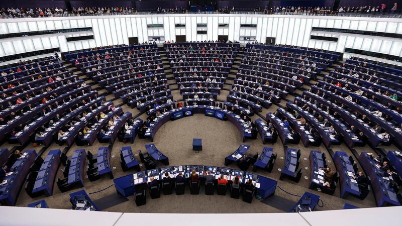 Wie die EU-Wahl funktioniert - und wie es danach weitergeht Das Europäische Parlament ist einer der zentralen Gesetzgeber in Europa.