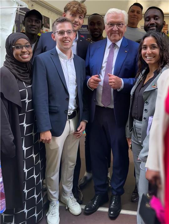 Das Fairtrade-Team zu Besuch beim Bundespräsidenten.