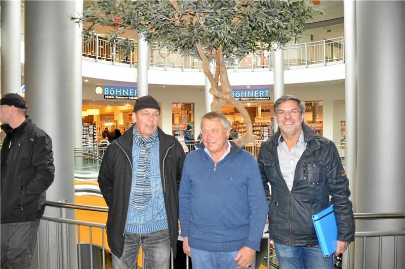 Ein Triumvirat zieht die Fäden Das Fest-Triumvirat (von links): Jörg-Michael Fricke, Vorsitzender Martin Kempe und Schriftführer Dr. Donald Giesecke haben bei der Organisation den Hut auf. Foto: Heine