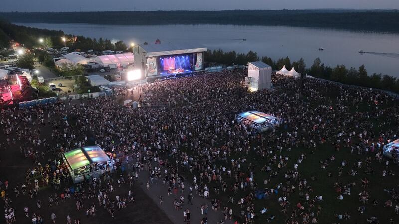 Mindestens 23 Verletzte bei Riesenradbrand - Experte vor Ort Das Festival am Störmthaler See zieht Zehntausende Besucher an