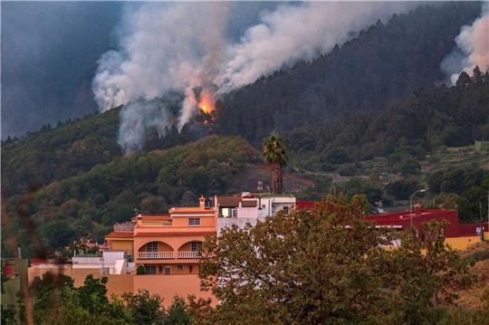 Das Feuer breitet sich in La Orotava aus.