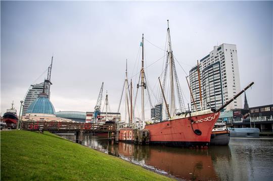 Das Feuerschiff «Elbe 3» liegt im Museumshafen vom Deutschen Schifffahrtsmuseum in Bremerhaven.