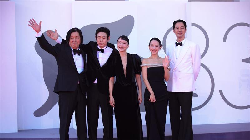 Das sind die Favoriten beim Filmfest Venedig Das Filmteam von „Possible Love“.