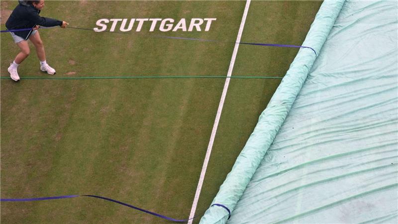 Tennis-Märchen: Zverev und Maria in Wimbledon-Form Das Finale wurde zu Beginn des zweiten Satzes wegen Regens unterbrochen.