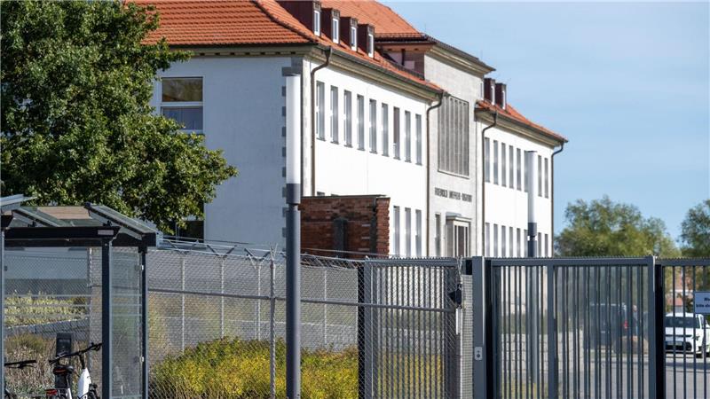 Das Friedrich-Loeffler-Institut - Bundesforschungsinstitut für Tiergesundheit auf der Insel Riems- befasst sich unter anderem mit der Ausbreitung von Stechmückenarten in Deutschland. 