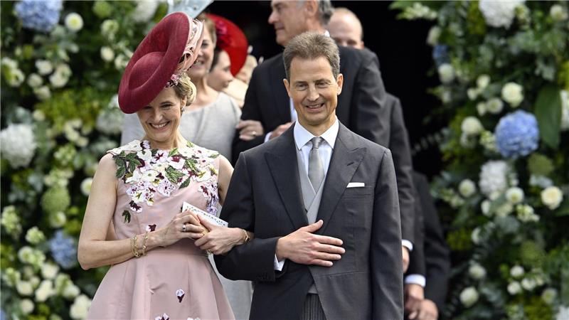 Das Fürstenhaus gilt dank seiner Bank sowie dem Besitz von Immobilien und Wäldern als sehr vermögend. 