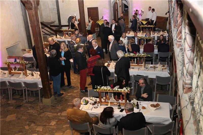 Das Galgenessen findet in gemütlicher Atmosphäre im Großen Heiligen Kreuz statt.  Fotos: Roß