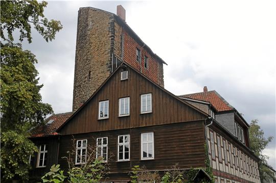 Das Gebäude Mauerstraße 31 mit dem Teufelsturm, der früher 40 Meter hoch gewesen sein soll.  Foto: Roß