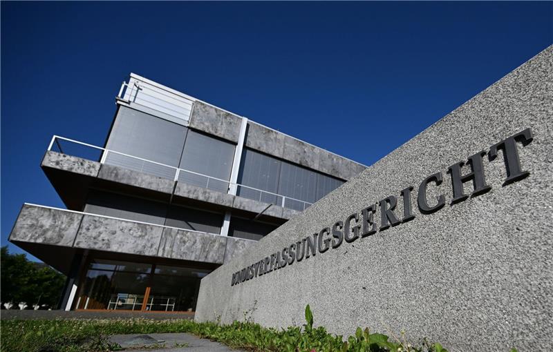 Bremen und Niedersachsen treten Klage entgegen Das Gebäude des Bundesverfassungsgerichts in Karlsruhe.